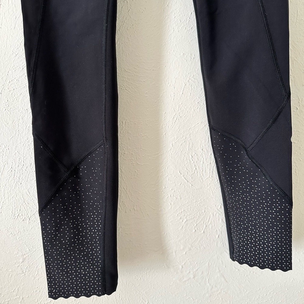 Lululemon black tight stuff tight legging size 6 - Picture 8 of 13